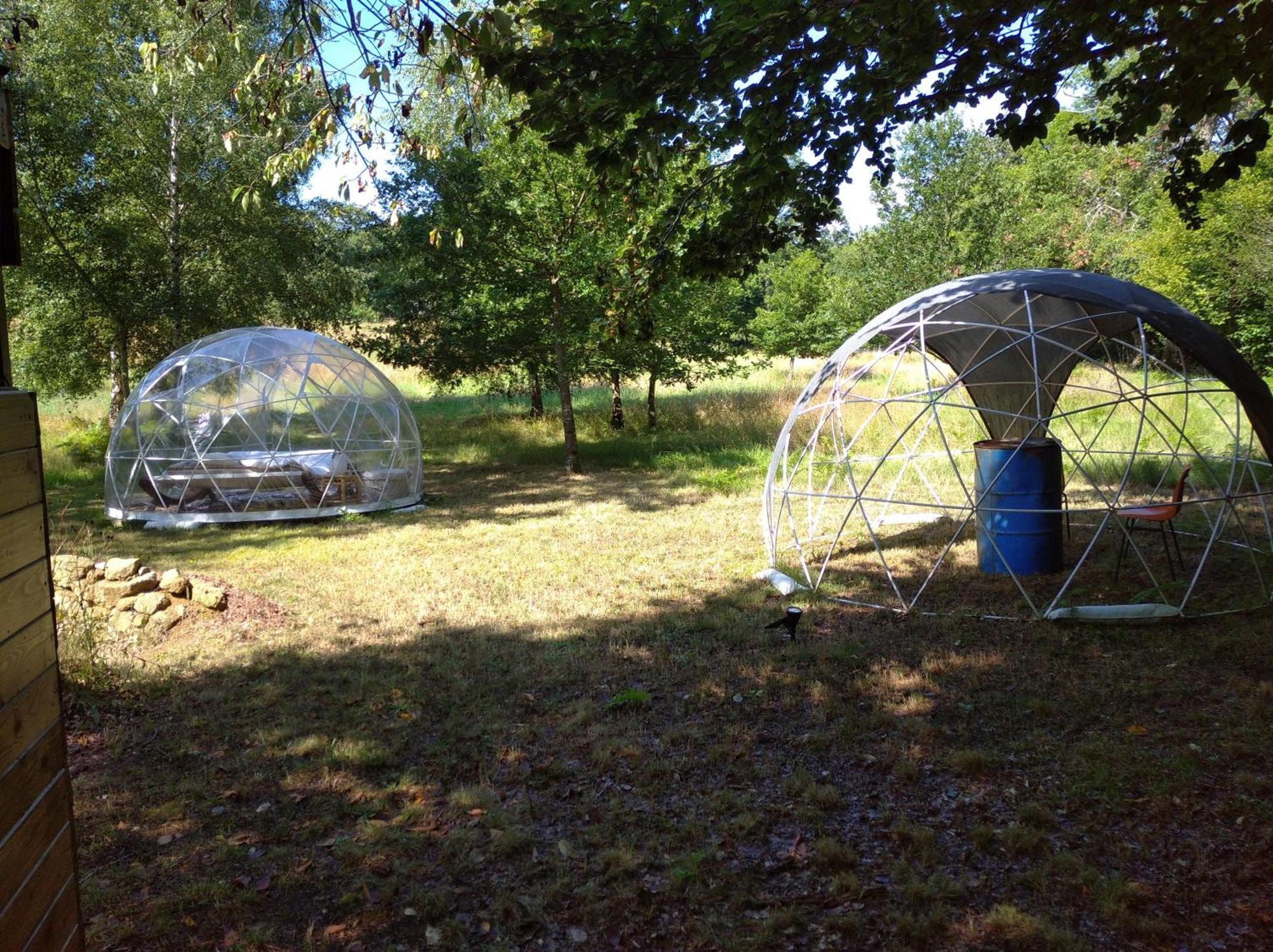Voyage Spatio-Temporel Poussanges Exterior foto